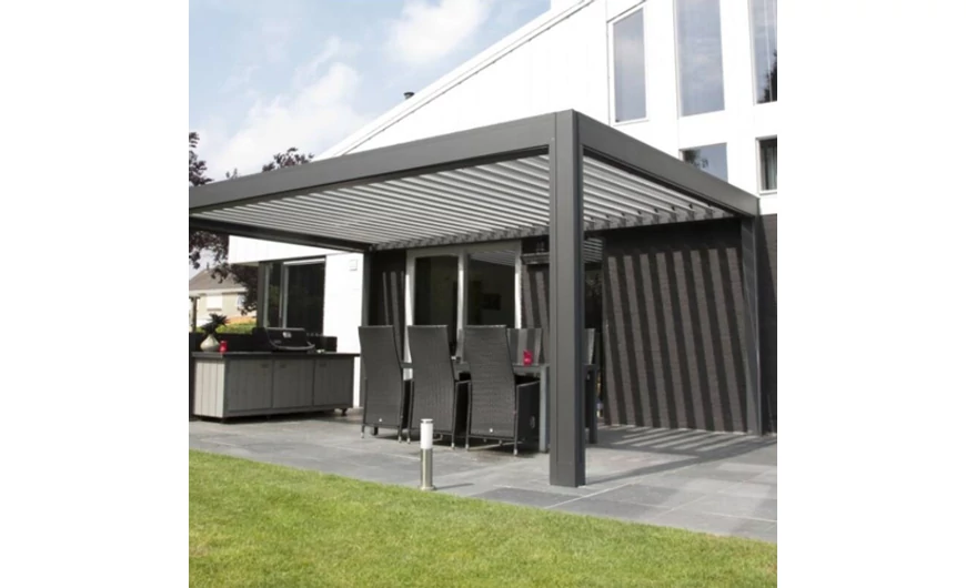 A pergola-teraszárnyékoló minden évszakban kellemes használatot biztosít a szabadban